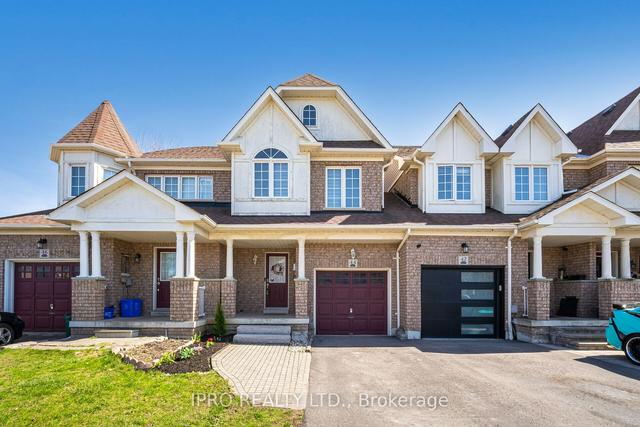44 Tincomb Cres, House attached with 3 bedrooms, 3 bathrooms and 3 parking in Whitby ON | Image 12