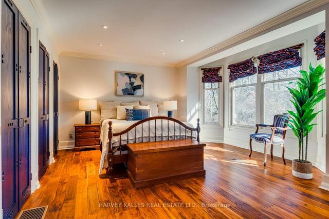 88 Wells Hill Ave, House detached with 4 bedrooms, 5 bathrooms and 9 parking in Toronto ON | Image 5