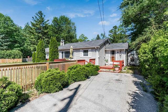 1558 Mosley St, House detached with 3 bedrooms, 1 bathrooms and 4 parking in Wasaga Beach ON | Image 11