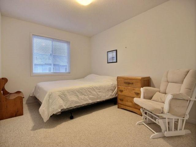 104 Lokoya St, House attached with 3 bedrooms, 3 bathrooms and 2 parking in Ottawa ON | Image 13