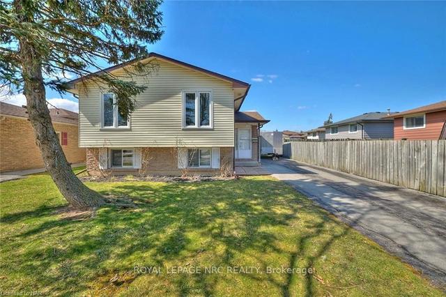 8182 Lynhurst Dr, House detached with 3 bedrooms, 2 bathrooms and 3 parking in Niagara Falls ON | Image 1