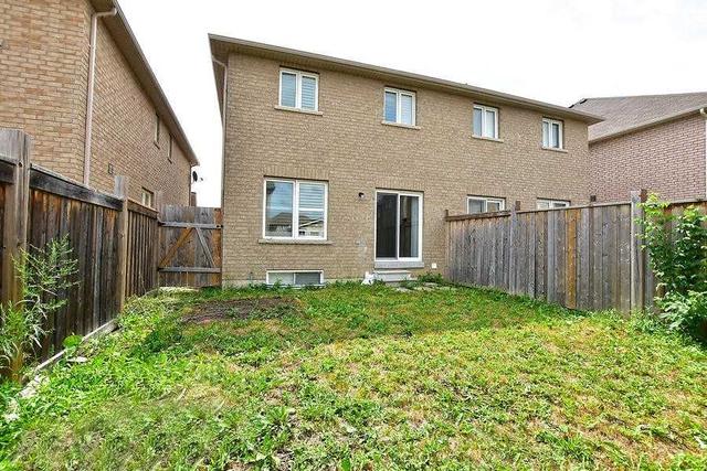 8 Rouge St, House semidetached with 3 bedrooms, 3 bathrooms and 3 parking in Brampton ON | Image 26