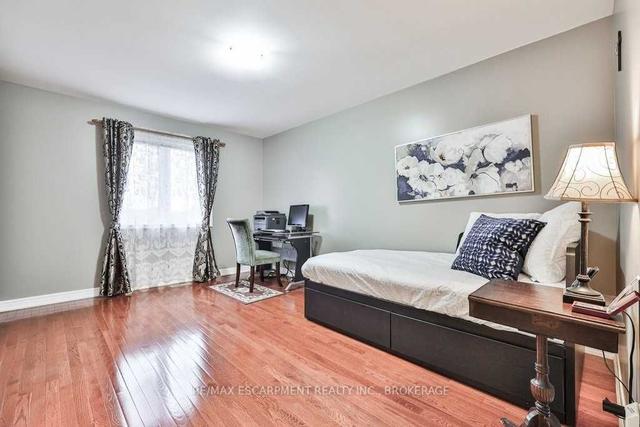 108 Danielson Crt, House detached with 4 bedrooms, 4 bathrooms and 7 parking in Mississauga ON | Image 15