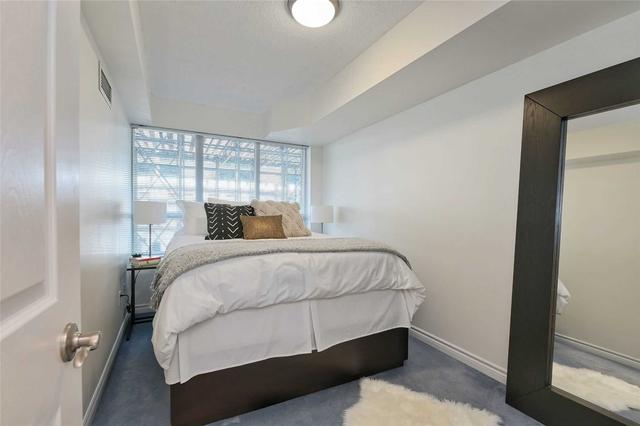 228 - 250 Wellington St W, Condo with 1 bedrooms, 1 bathrooms and 1 parking in Toronto ON | Image 2