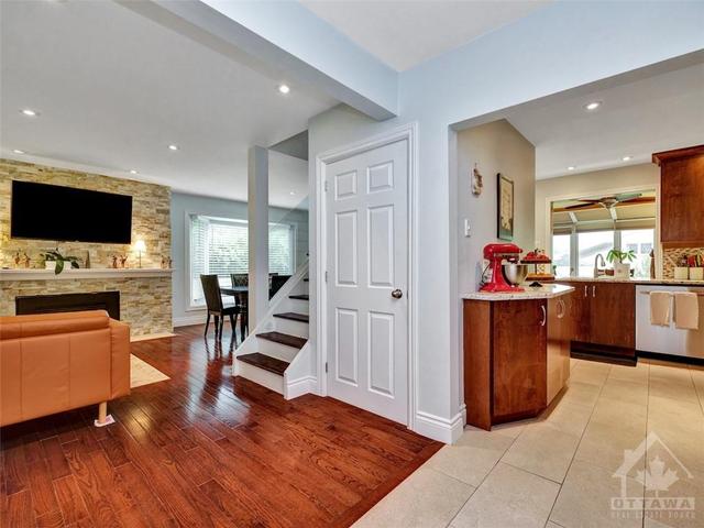 1406 Wesmar Drive, House detached with 4 bedrooms, 4 bathrooms and 3 parking in Ottawa ON | Image 3