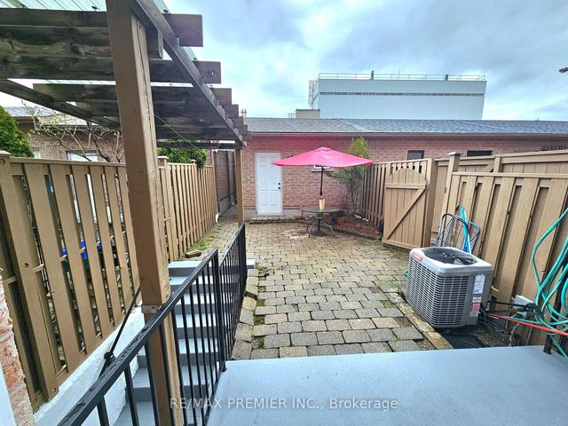 175 Rankin Cres, House semidetached with 4 bedrooms, 5 bathrooms and 1 parking in Toronto ON | Image 25