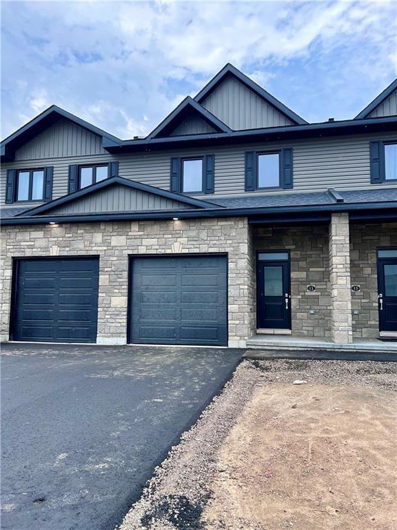 5 Chad Street, Townhouse with 3 bedrooms, 3 bathrooms and 3 parking in Petawawa ON | Image 1
