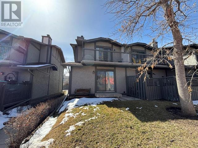 151, - 7172 Coach Hill Road Sw, House attached with 3 bedrooms, 1 bathrooms and 1 parking in Calgary AB | Image 2
