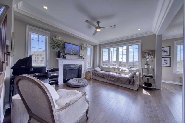 3090 Blackfriar Commons, House attached with 3 bedrooms, 3 bathrooms and 2 parking in Oakville ON | Image 9