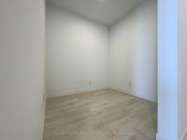 1206 - 7950 Bathurst St, Condo with 1 bedrooms, 1 bathrooms and 1 parking in Vaughan ON | Image 2