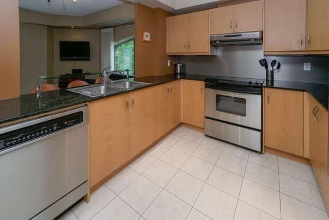 401 - 3 Mcalpine St, Condo with 2 bedrooms, 1 bathrooms and 1 parking in Toronto ON | Image 10