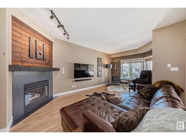 7723 111 St Nw, House semidetached with 4 bedrooms, 3 bathrooms and 4 parking in Edmonton AB | Image 4