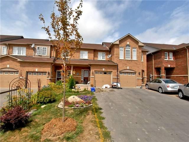 8 Village Vista Way, House attached with 3 bedrooms, 2 bathrooms and 2 parking in Vaughan ON | Image 1