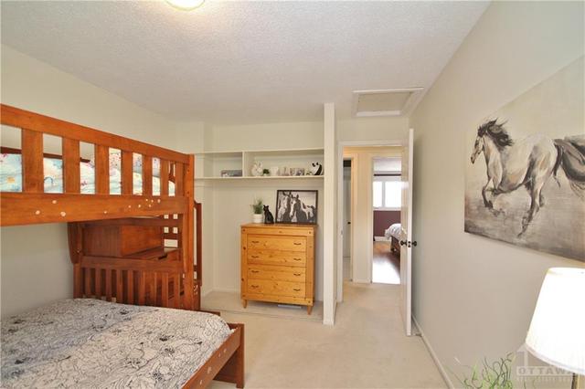 1041 Barwell Avenue, Home with 3 bedrooms, 3 bathrooms and 6 parking in Ottawa ON | Image 23