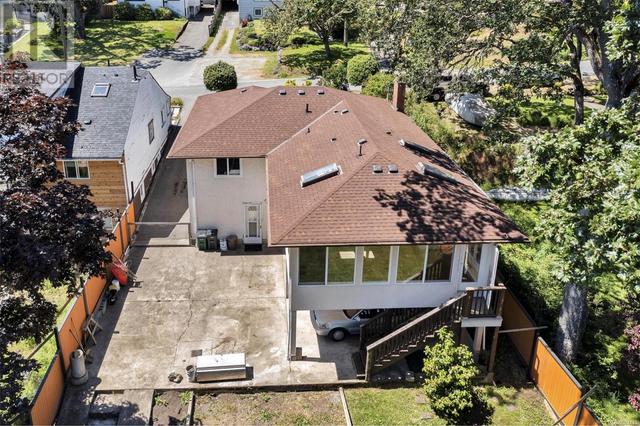 3461 Doncaster Dr, House detached with 5 bedrooms, 2 bathrooms and 4 parking in Saanich BC | Image 49