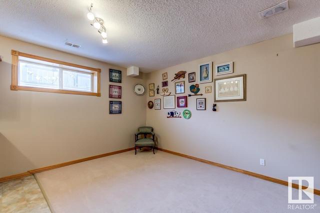 20756 90 Av Nw Nw, House detached with 4 bedrooms, 3 bathrooms and 4 parking in Edmonton AB | Image 33