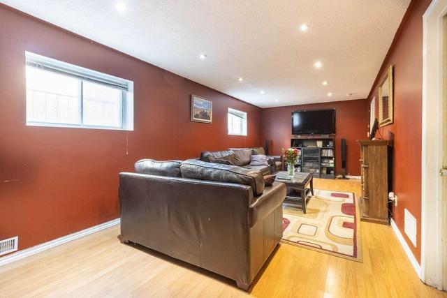 3420 Martins Pine Cres, House semidetached with 3 bedrooms, 2 bathrooms and 2 parking in Mississauga ON | Image 7