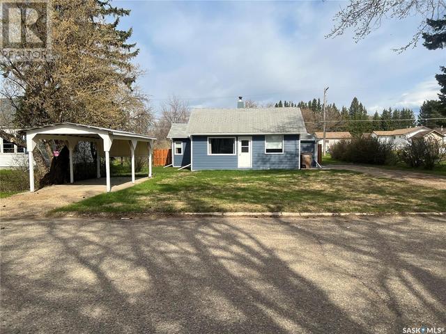 114 1st Avenue E, House detached with 2 bedrooms, 1 bathrooms and null parking in Porcupine Plain SK | Card Image
