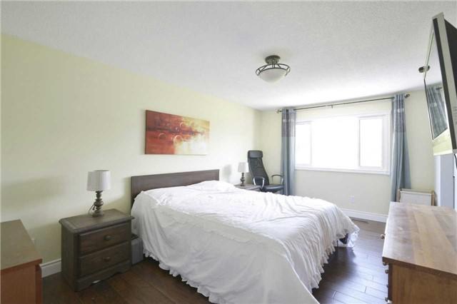 6123 Fullerton Cres, House detached with 3 bedrooms, 2 bathrooms and 2 parking in Mississauga ON | Image 11