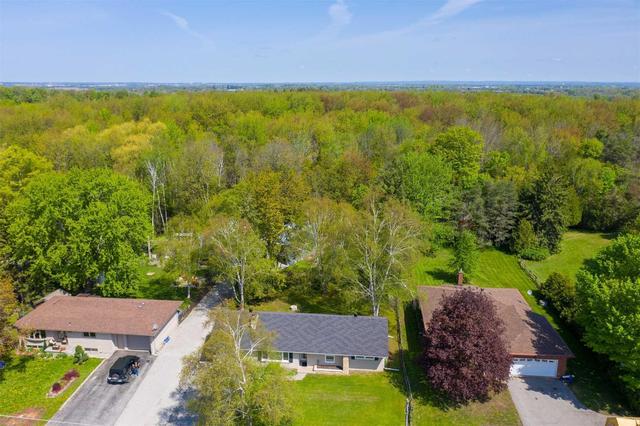 1930 Innisfil Beach Rd, House detached with 3 bedrooms, 1 bathrooms and 4 parking in Innisfil ON | Image 2