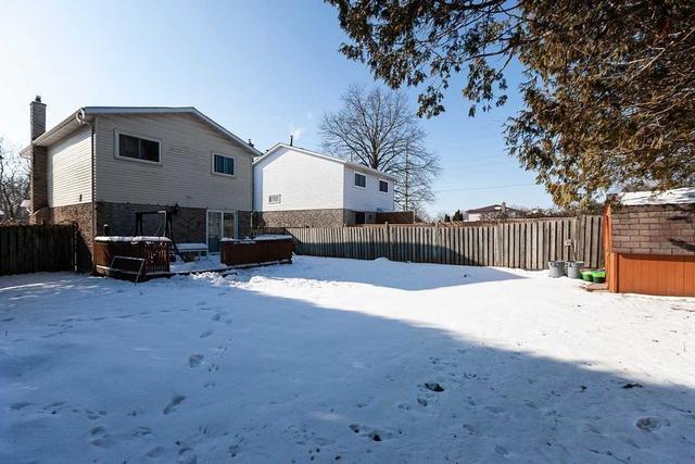 832 Copperfield Dr, House detached with 3 bedrooms, 3 bathrooms and 4 parking in Oshawa ON | Image 15