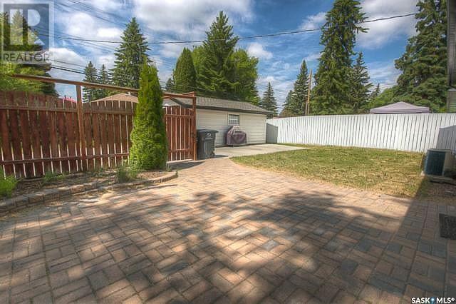 208 Wilson Crescent, House detached with 4 bedrooms, 2 bathrooms and null parking in Saskatoon SK | Image 9