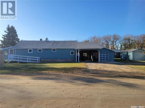 580 Birch Crescent, House detached with 2 bedrooms, 1 bathrooms and null parking in Carrot River SK | Card Image