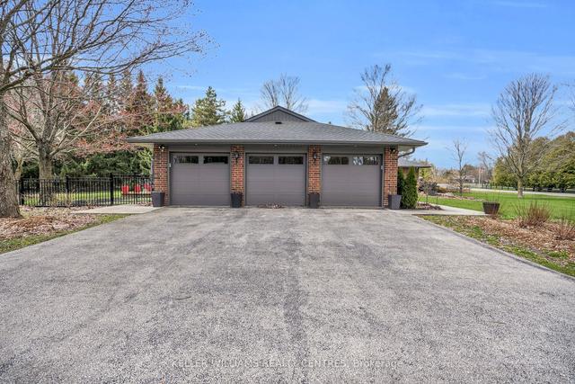 2066 Innisfil Heights Cres, House detached with 4 bedrooms, 4 bathrooms and 10 parking in Innisfil ON | Image 23