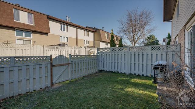 102 - 3205 Uplands Drive, Townhouse with 3 bedrooms, 3 bathrooms and 2 parking in Ottawa ON | Image 25