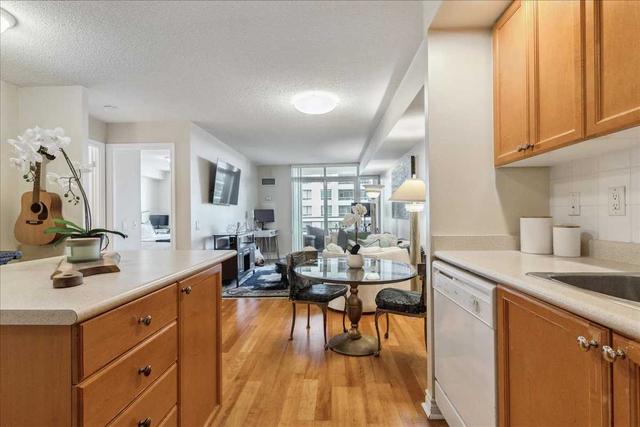 711 - 5229 Dundas St W, Condo with 1 bedrooms, 1 bathrooms and 1 parking in Toronto ON | Image 7