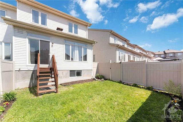 236 Rolling Meadow Crescent, Townhouse with 3 bedrooms, 3 bathrooms and 3 parking in Ottawa ON | Image 25