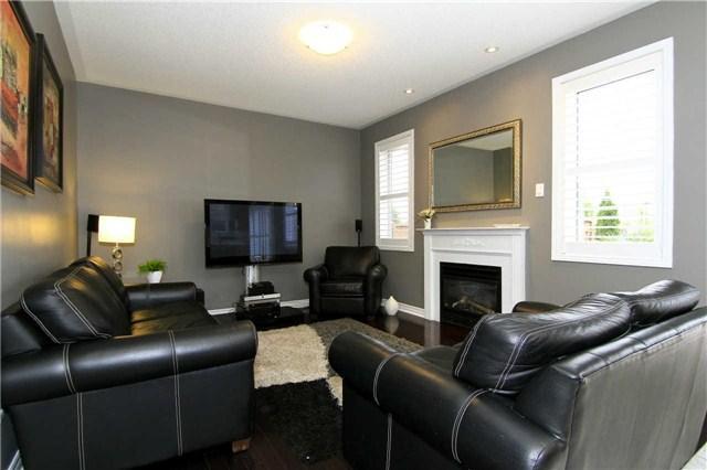 38 Reston Ridge St, House detached with 3 bedrooms, 4 bathrooms and 3 parking in Markham ON | Image 6