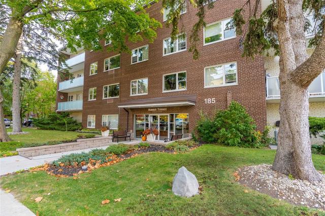 204 - 185 Stephen Dr, Condo with 2 bedrooms, 1 bathrooms and 1 parking in Toronto ON | Image 1