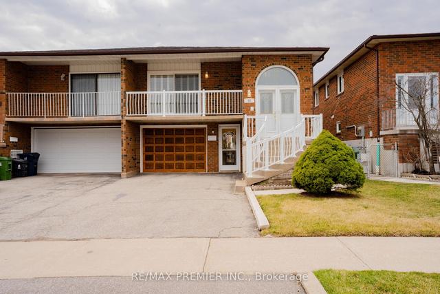 49 John Lindsay Crt, House semidetached with 3 bedrooms, 2 bathrooms and 4 parking in Toronto ON | Image 1