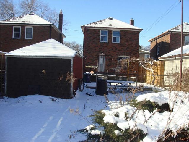 133 Cadorna Ave, House detached with 3 bedrooms, 2 bathrooms and 5 parking in Toronto ON | Image 13