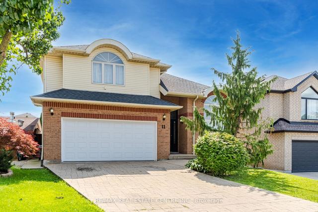 11 Katie Crt, House detached with 3 bedrooms, 4 bathrooms and 4 parking in Hamilton ON | Image 23