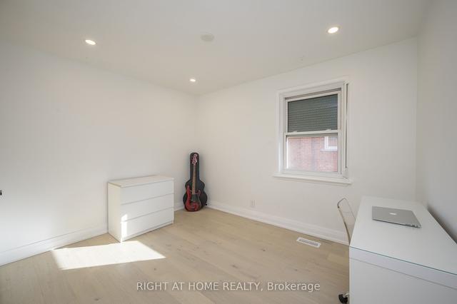 781 Ninth Ave, House detached with 3 bedrooms, 2 bathrooms and 4 parking in Hamilton ON | Image 4