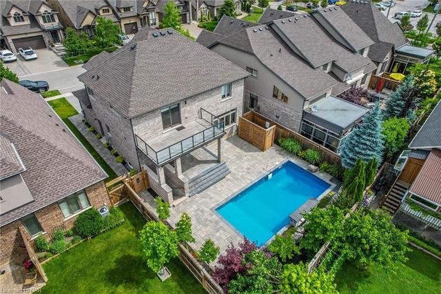 8 Tuscany Court, House detached with 4 bedrooms, 3 bathrooms and 6 parking in St. Catharines ON | Image 40