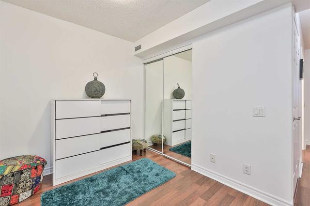 1124 - 18 Mondeo Dr, Condo with 1 bedrooms, 1 bathrooms and 1 parking in Toronto ON | Image 25