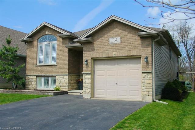 32 Maich Crescent, House detached with 3 bedrooms, 2 bathrooms and 3 parking in Brantford ON | Image 4