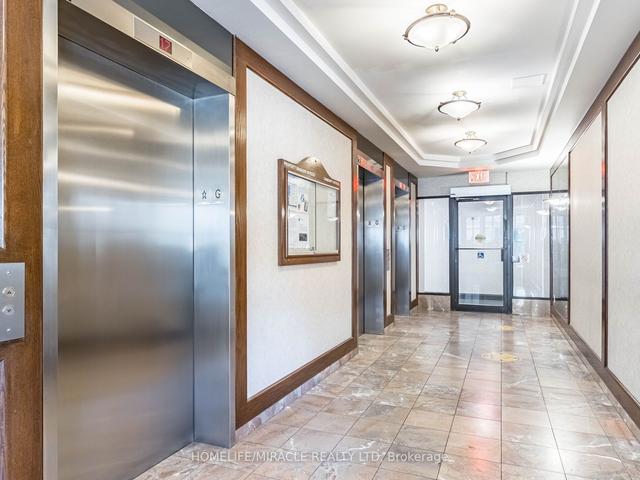 1701 - 26 Hanover Rd, Condo with 3 bedrooms, 2 bathrooms and 2 parking in Brampton ON | Image 23