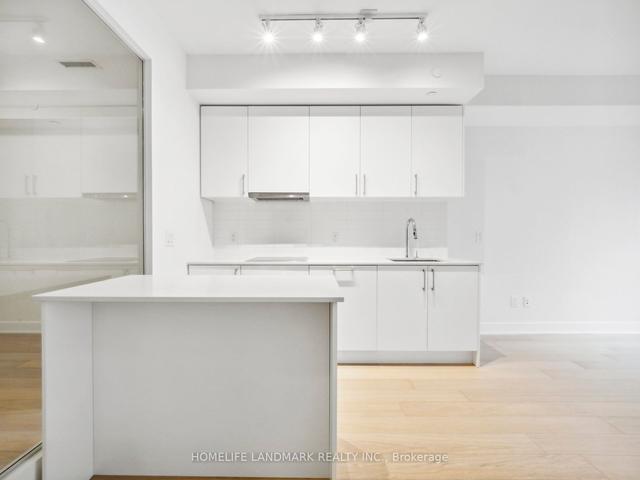 707 - 88 Cumberland St, Condo with 1 bedrooms, 1 bathrooms and 0 parking in Toronto ON | Image 3