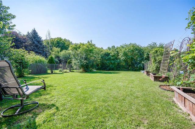 37 Koch Dr, House detached with 3 bedrooms, 2 bathrooms and 3 parking in Guelph ON | Image 29