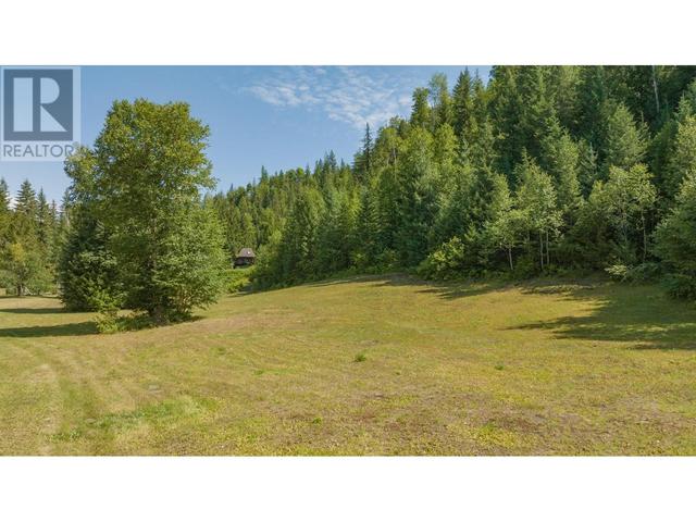 1195 & 1153 Sugar Lake Road, House detached with 2 bedrooms, 2 bathrooms and 25 parking in North Okanagan E BC | Image 5