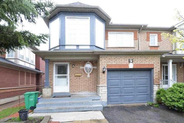 7 Kimberley Cres, Townhouse with 3 bedrooms, 4 bathrooms and 2 parking in Brampton ON | Image 1