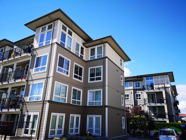 313 - 12040 222 Street, Condo with 2 bedrooms, 2 bathrooms and null parking in Maple Ridge BC | Card Image