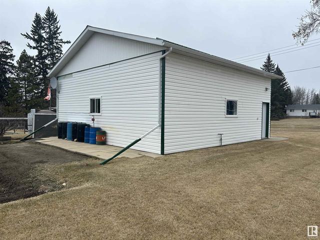5004 52 Av, House detached with 4 bedrooms, 3 bathrooms and null parking in Westlock County AB | Image 58