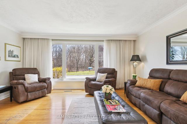 14 Tara Ave, House detached with 4 bedrooms, 2 bathrooms and 4 parking in Toronto ON | Image 15