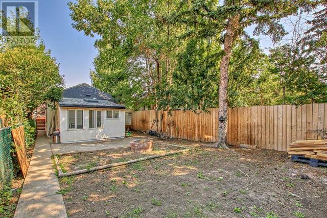 137 26 Avenue Ne, House detached with 2 bedrooms, 1 bathrooms and 1 parking in Calgary AB | Image 36