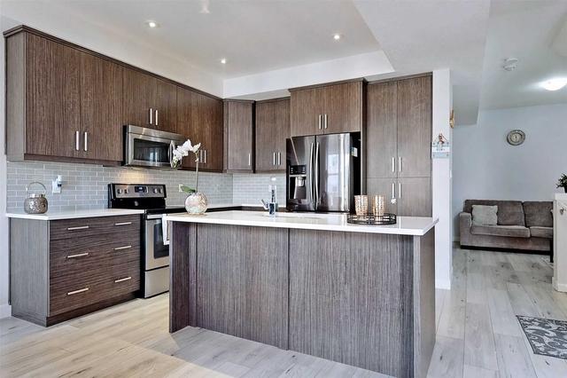 957 Battery Park, Townhouse with 4 bedrooms, 3 bathrooms and 2 parking in London ON | Image 3